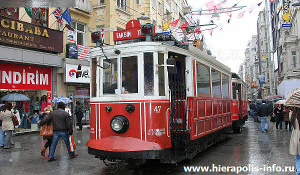 трамвай Улица Истикляль в Стамбуле