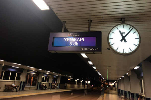 Часы (время) работы и интервал движения метро в Стамбуле