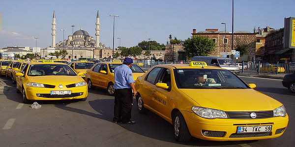 Желтое Такси эконом класса  в Стамбуле фото