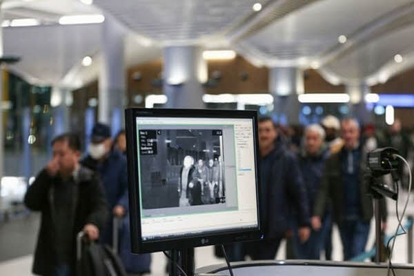 Детектор температуры в аэропорту Стамбула - профилактика коронавируса в Турции