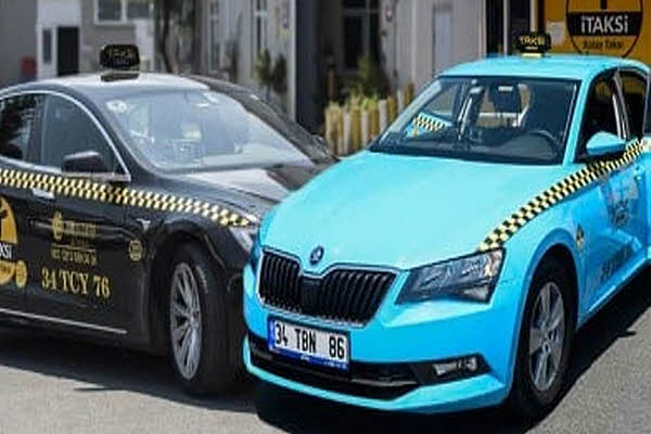 Классы и Типы Такси в Стамбуле:  желтый, бирюзовый, черный на фото