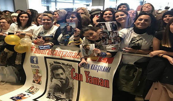 Две тысячи фанатов приветствовали турецкого актера Джан Яман