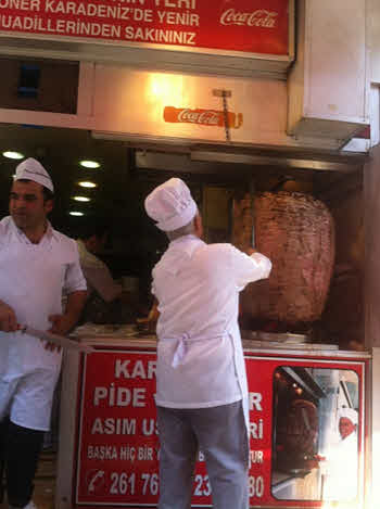 Донер кебаб в турции в Стамбуле